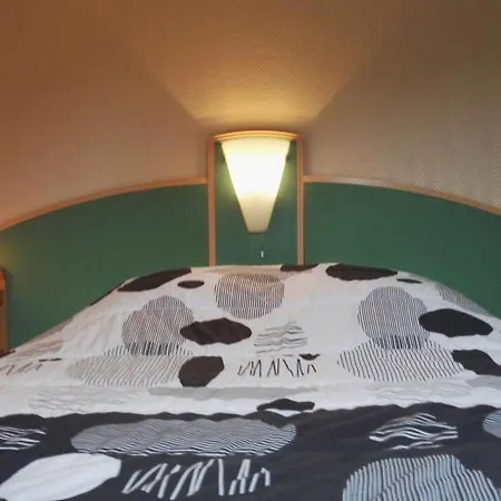 Appartement La Rochelle, 2 Pièces, 4 Personnes - Fr-1-246-47 *